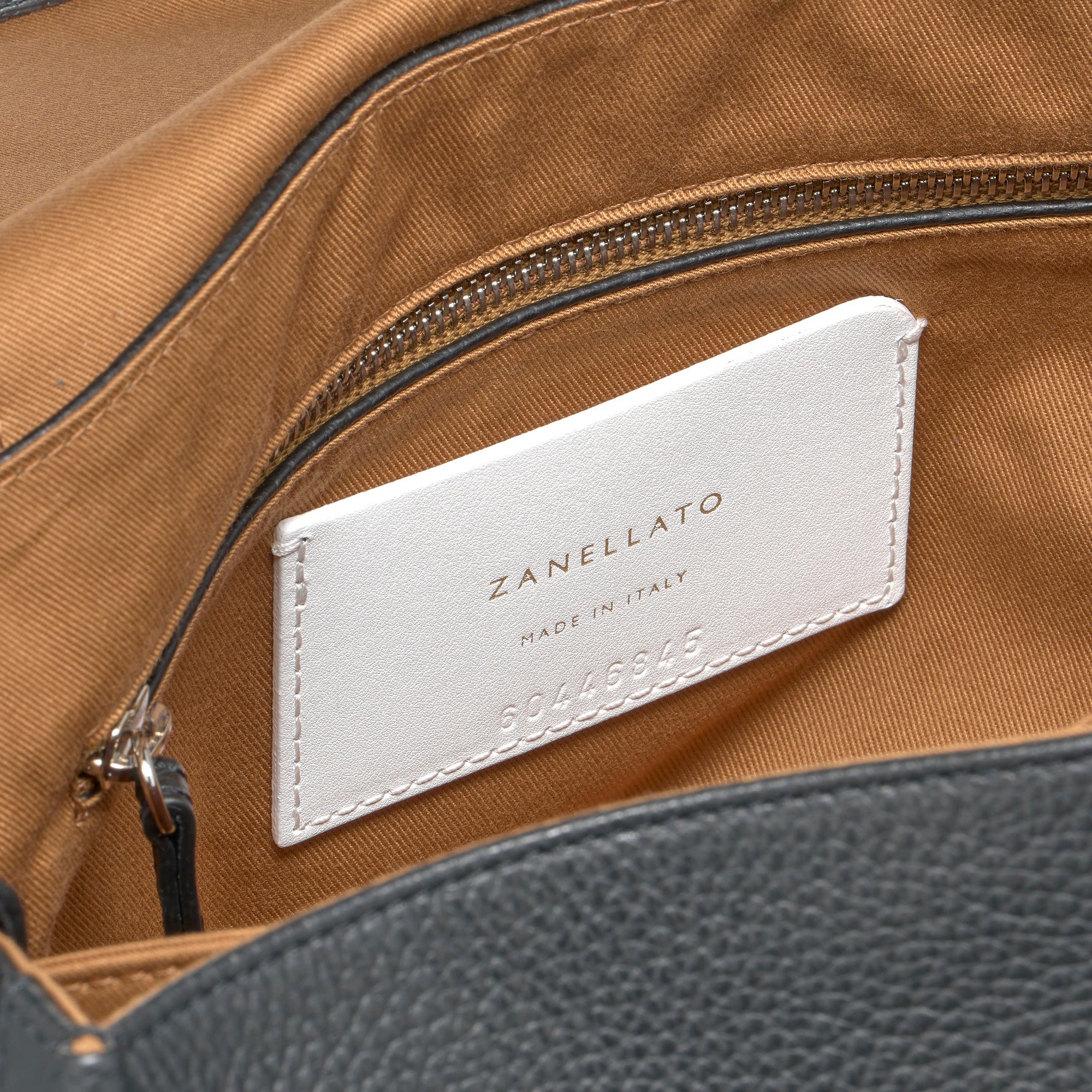 BORSA POSTINA® MEDIUM IN PELLE MARTELLATA BLACK NERO - Image 7